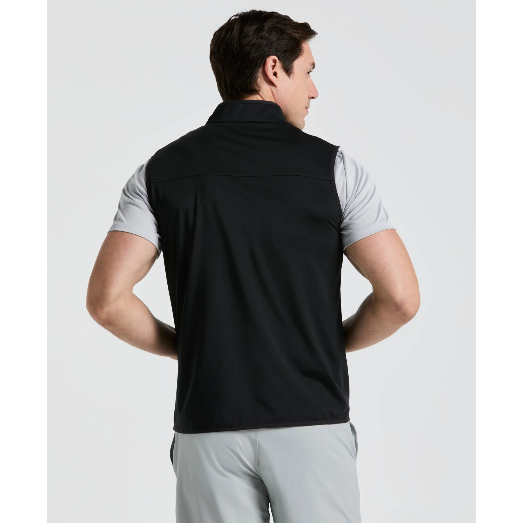 Lightweight Full Zip Golf Gilet In Caviar - Image 2